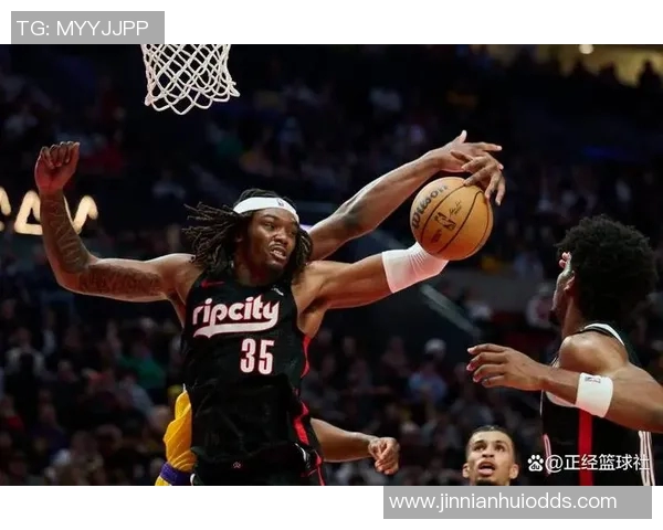 罗威半场表现平平犯规过多仅得4分5板1断1帽影响球队战局