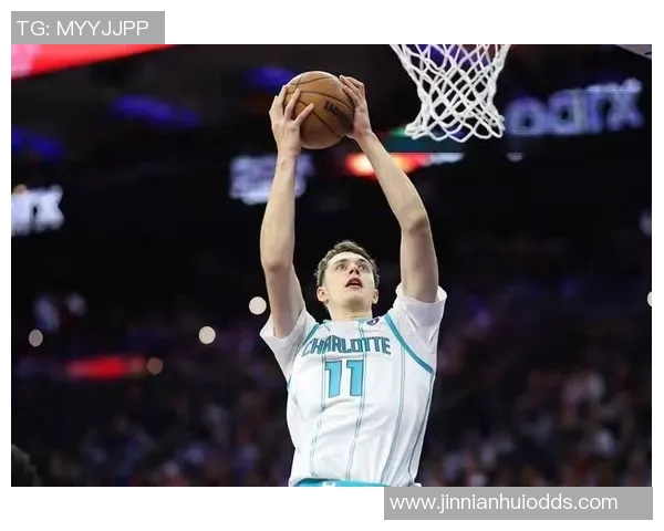 卡尔克布伦纳在对抗独行侠内线时表现出色应该给予他更多的上场时间